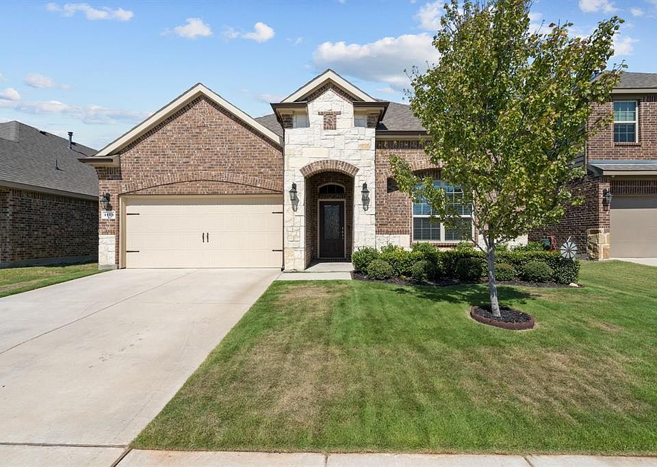 1st image of 1113 Lake Forest Trl