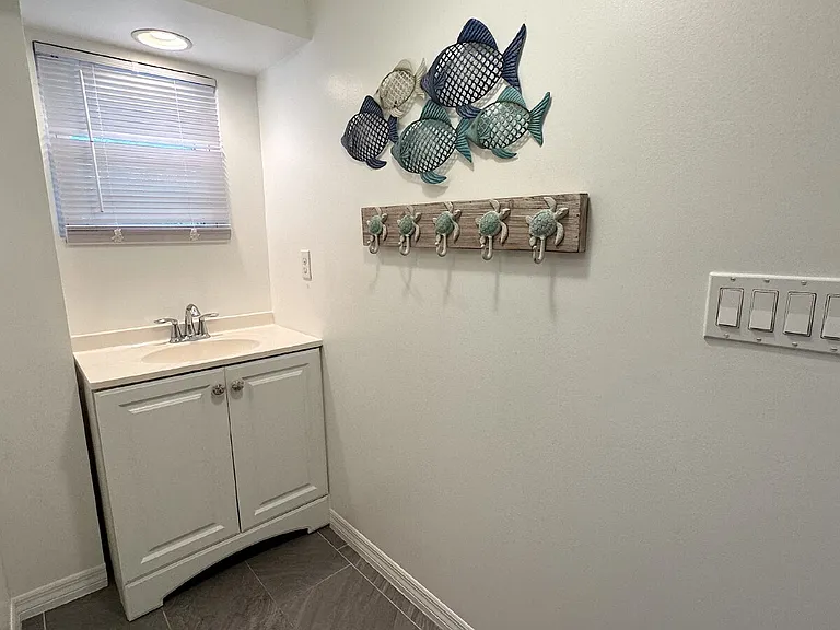 215 N Wild Olive Ave #1 — Photo 10