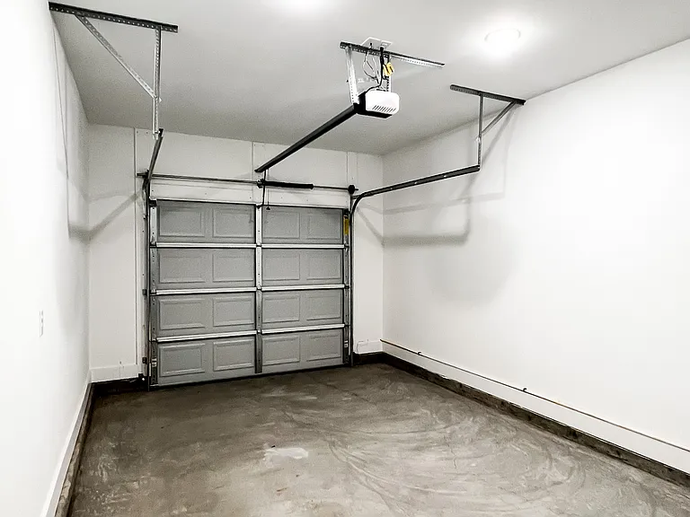 634 W Fairmont Ave — Photo 23