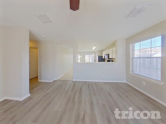4th image of 10100 Chapel Oak Trl