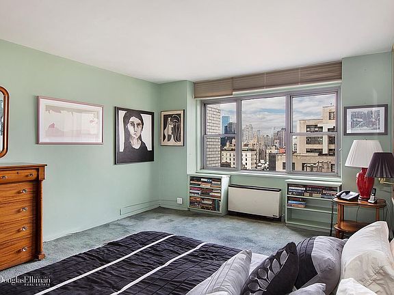 4th image of 150 E 69th St APT 18C