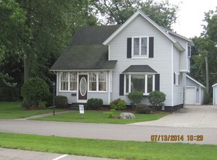 36 E Cherry Ct, Zeeland, MI 49464