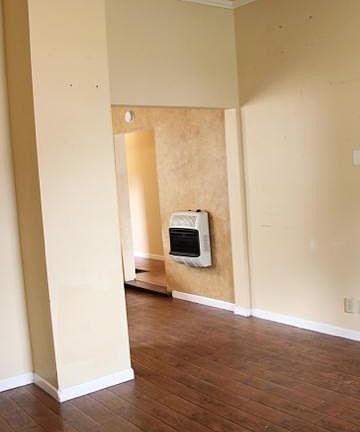 3rd image of 1107 Benton Ave