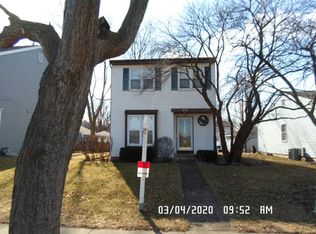 872 Geneva Dr, Geneva, IL 60134