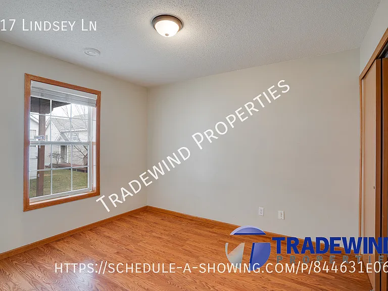917 Lindsey Ln — Photo 18