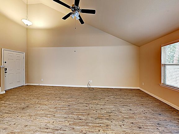4th image of 668 River Garden Dr