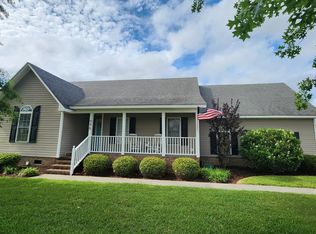 996 Perkins Ln, Elizabeth City, NC 27909