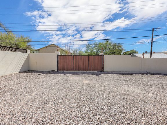 4th image of 1014 N 7th Ave #1