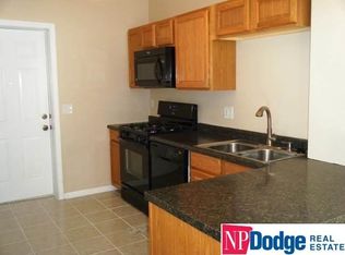 811 S 22nd St APT 2, Omaha, NE 68108