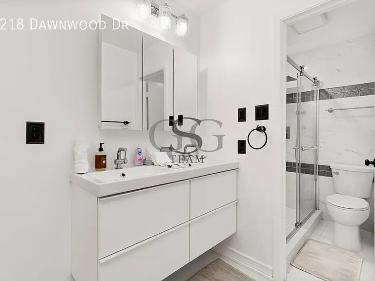 8218 Dawnwood Dr — Photo 21