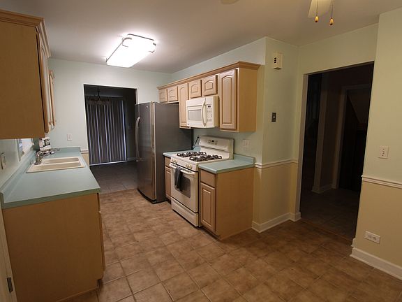 5th image of 382 Jamison Dr