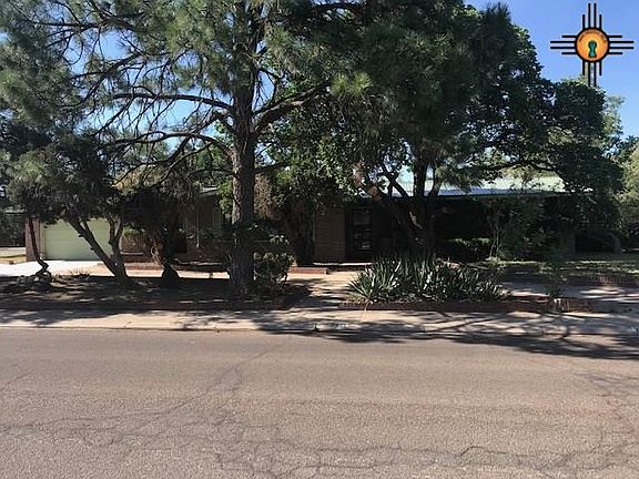 2nd image of 715 E Llano Dr