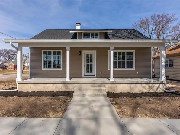 202 E Monroe St, Sullivan, IL 61951