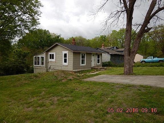 2nd image of 5910 Cypress Pl
