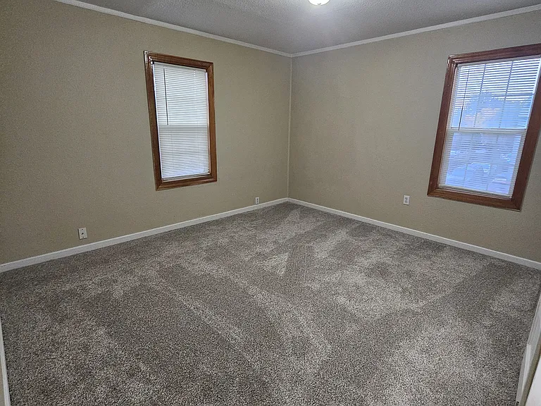 1407 Stevens Dr — Photo 5