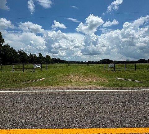2nd image of 2852 N Fm 312