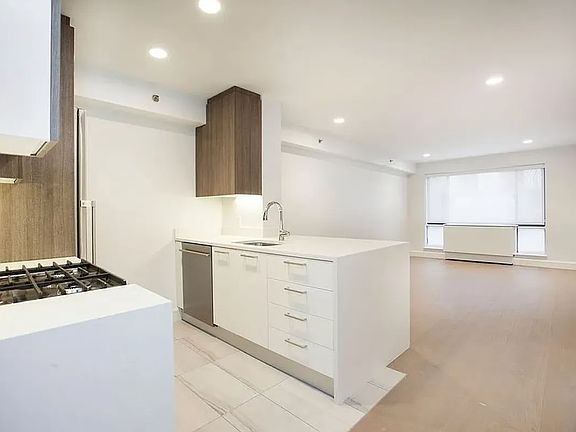 3rd image of 311 W 50th St APT 2F