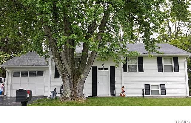 1st image of 33 Vincent Dr