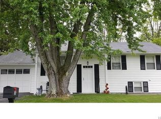 33 Vincent Dr, Middletown, NY 10940