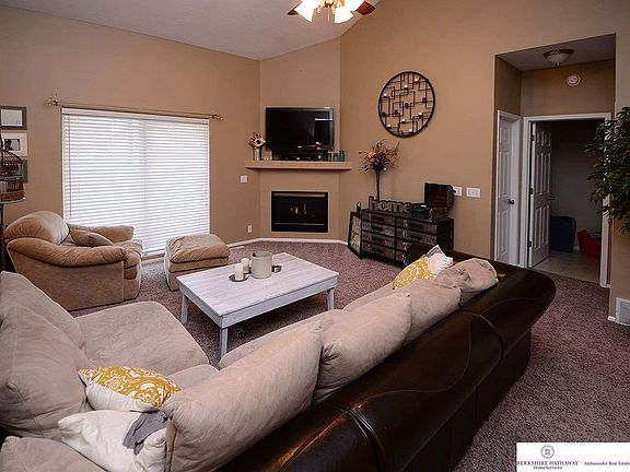 3rd image of 4704 N 147th St