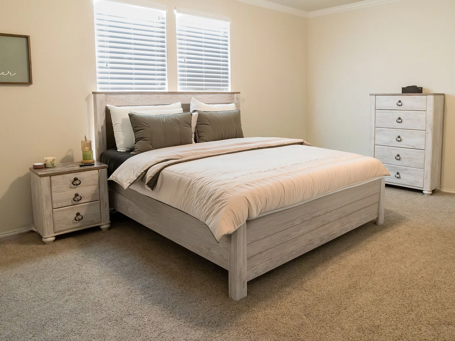 3 bed, 2192 sqft, $2,400 — Photo 4
