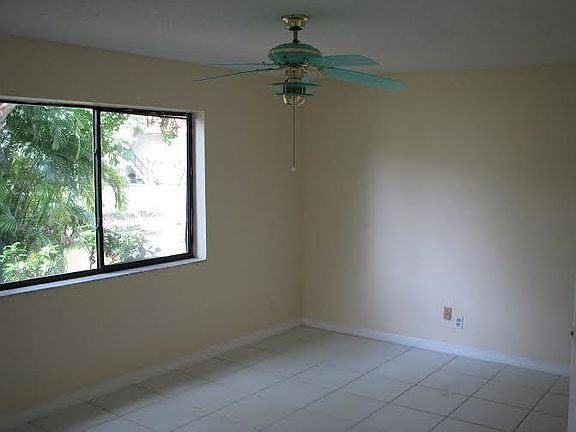 3rd image of 10267 NW 31st St