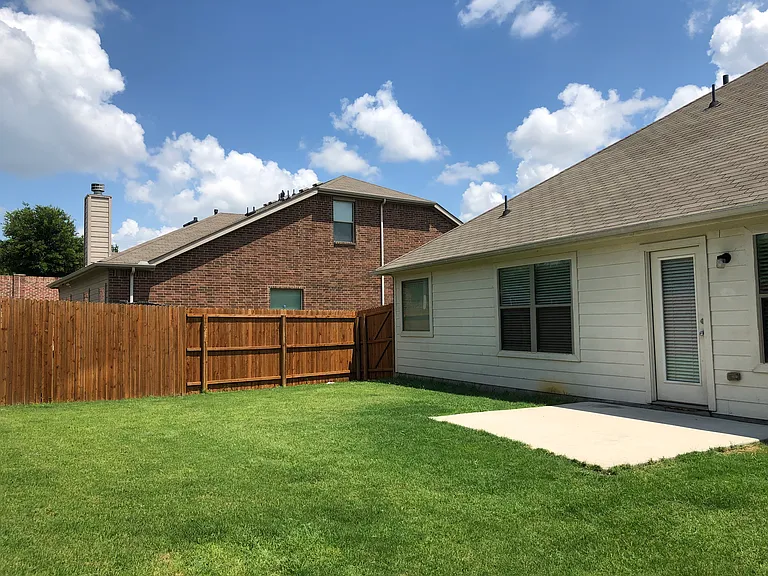 5004 Diamond Peak Ct — Photo 16