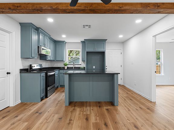 2nd image of 2732 McKenzie Ave