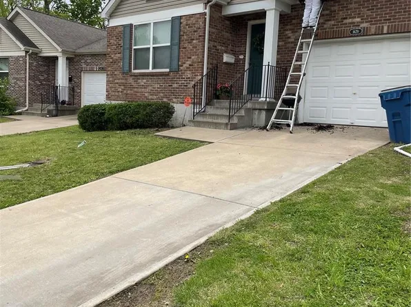 1629 Glenechort Dr, Saint Louis, MO 63133