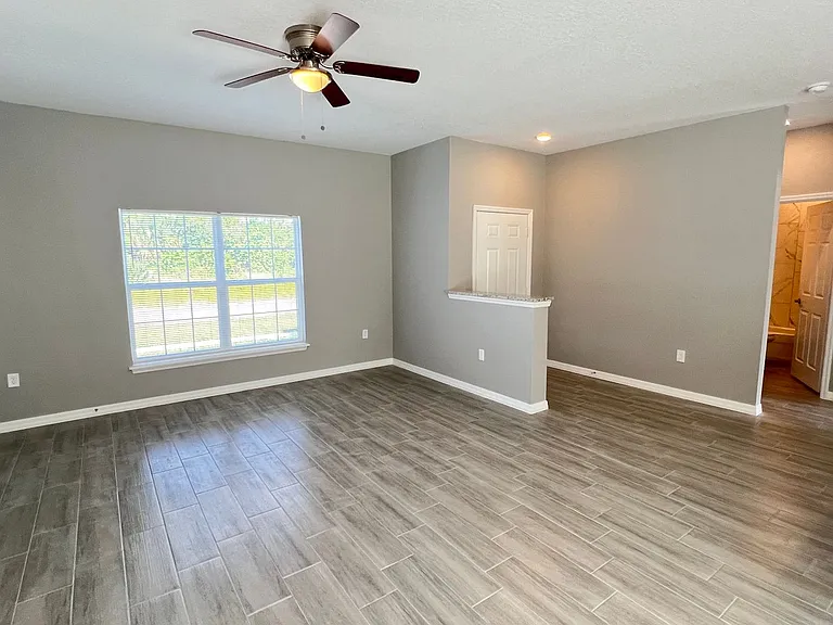 238 Silverfrost St SE — Photo 3