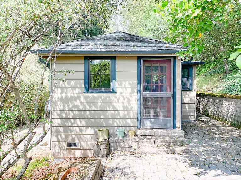 Redwood Ln — Photo 1