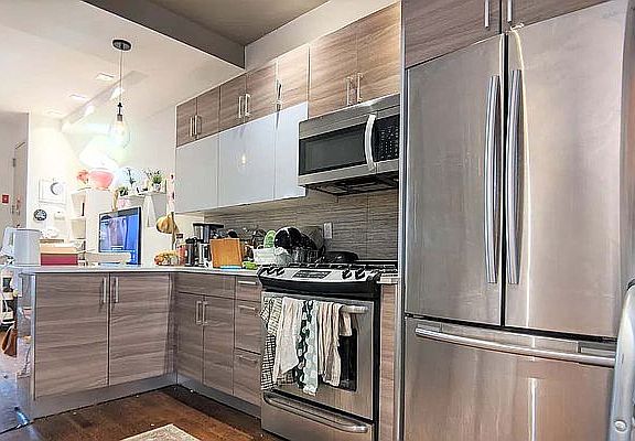 3rd image of 177 Wyckoff Ave APT 2L