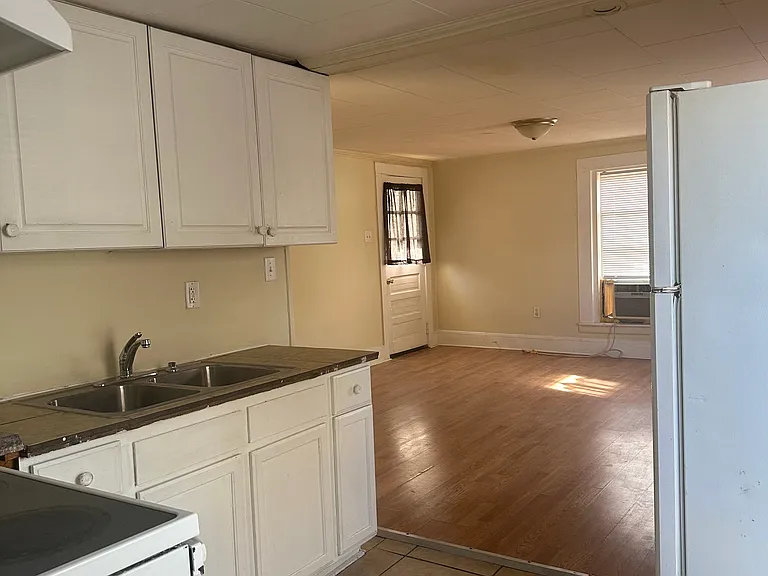 407 Moir St #5 — Photo 9