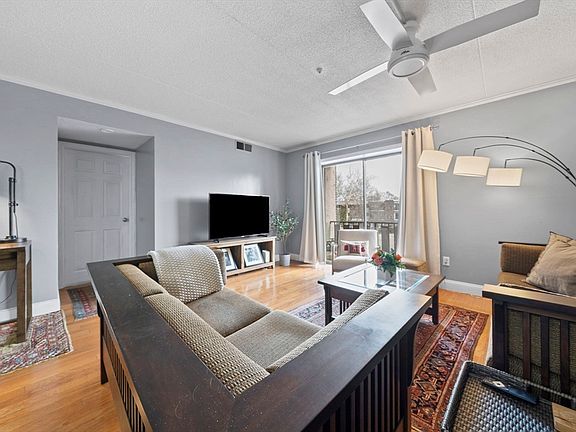 2nd image of 62 South St Unit 7