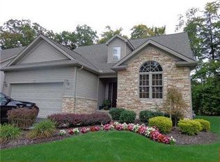 2630 Old Hickory Ct, Hermitage, PA 16148
