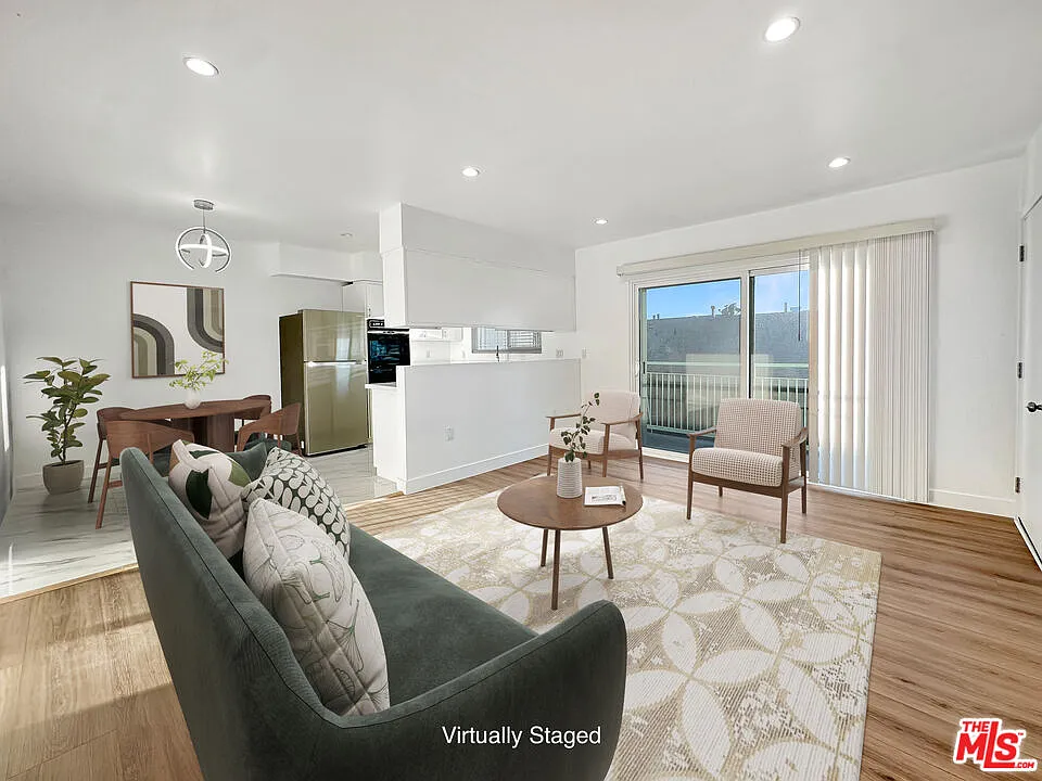 220 E Hyde Park Blvd #4