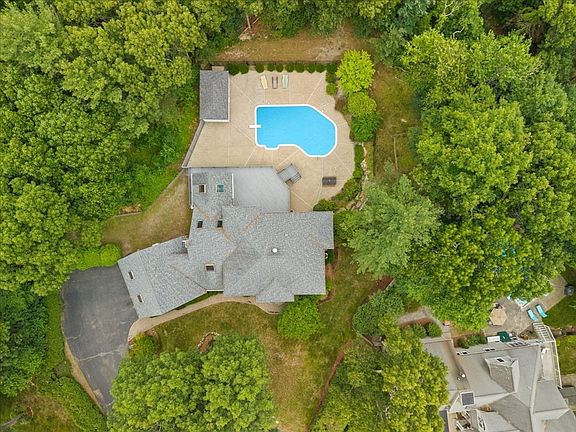 3rd image of 126 Sycamore Rd