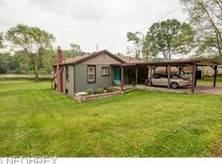 6904 Lakeview Rd, Hanoverton, OH 44423