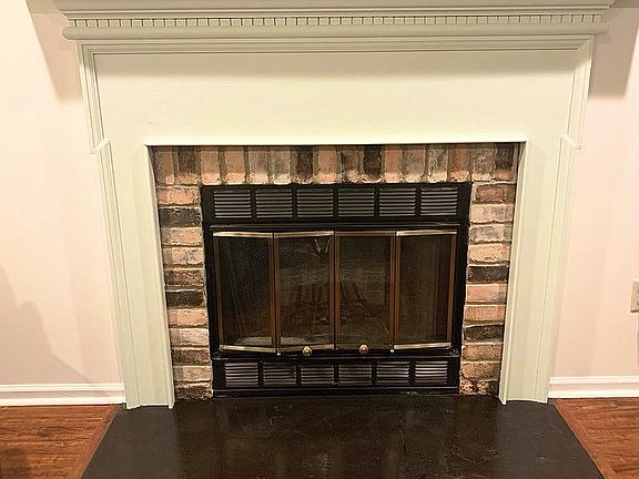 Brick & Crown Molding