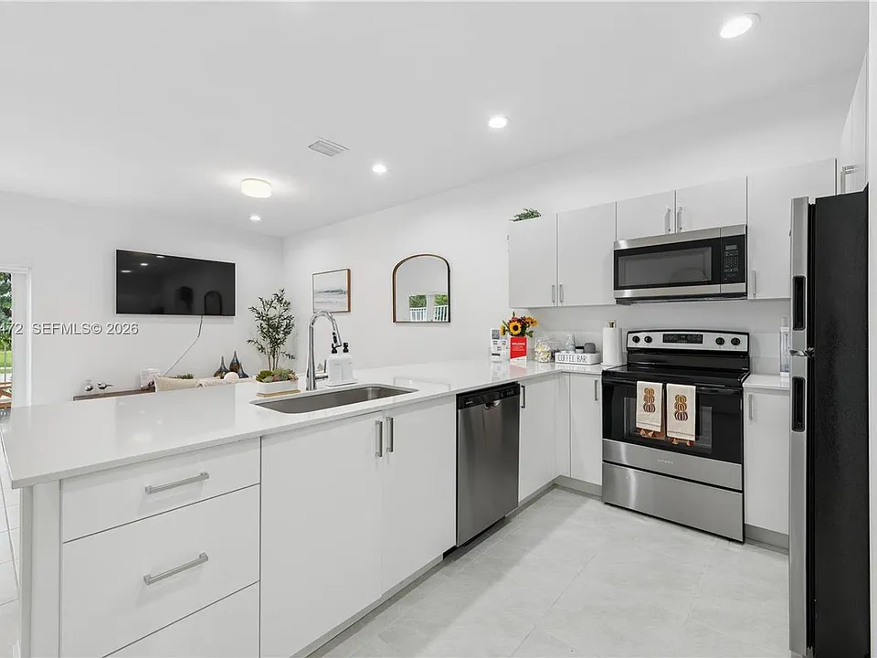 355 NW 30th Ave #601