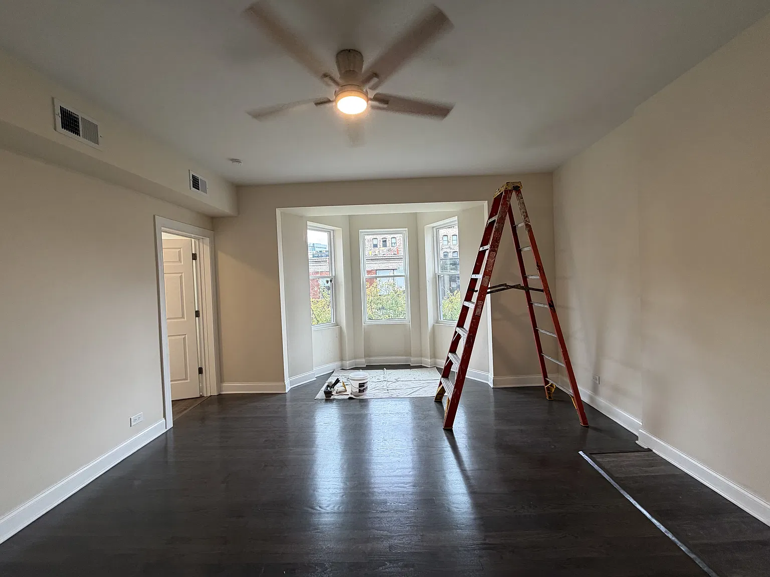 3 bed, 1200 sqft, $3,250 — Photo 2