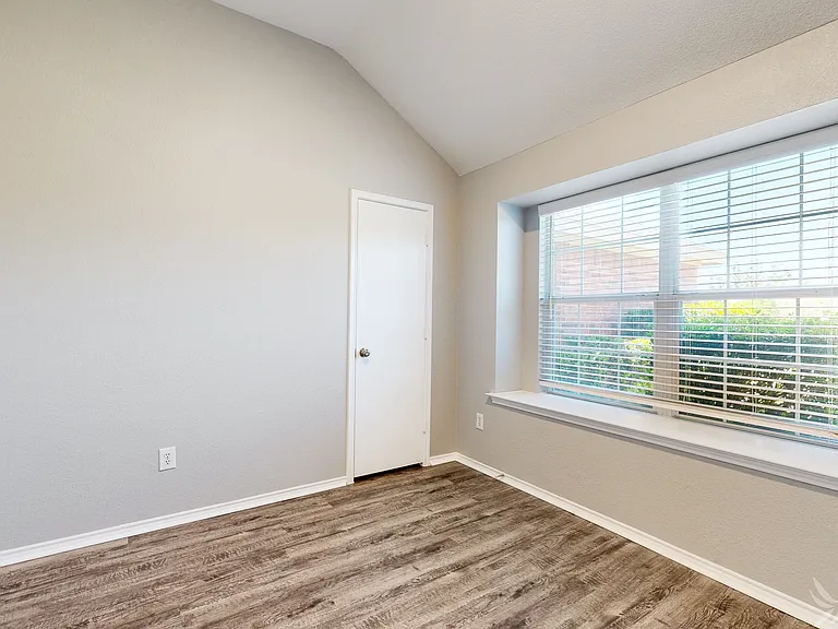 346 Leisure Ln — Photo 10