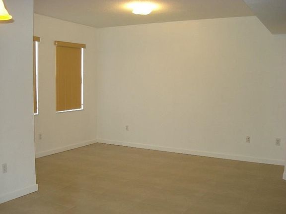 4th image of 11102 NW 83rd St APT 202