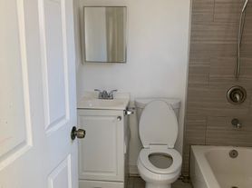 2744 S Palm Grove Ave, Los Angeles, CA