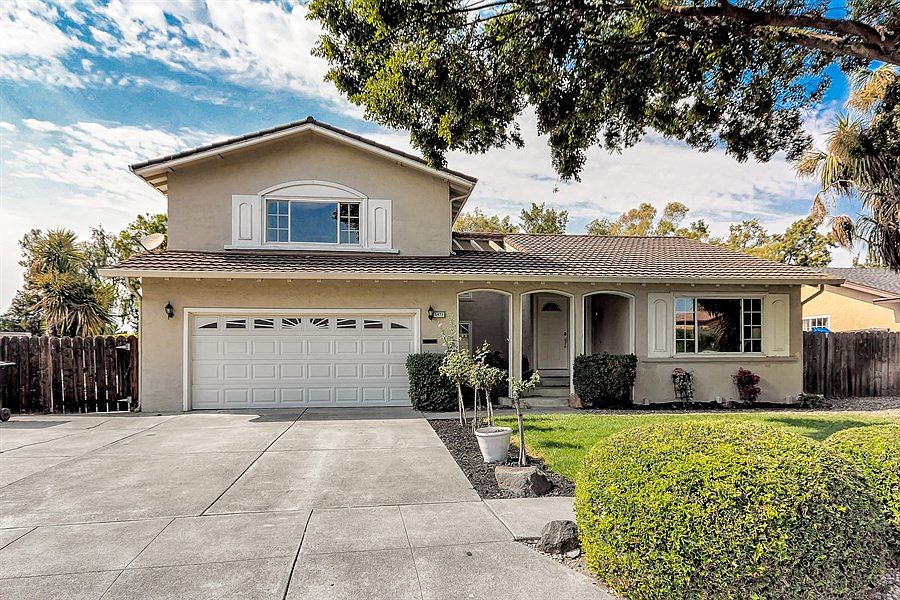 1st image of 5477 Blackbird Dr