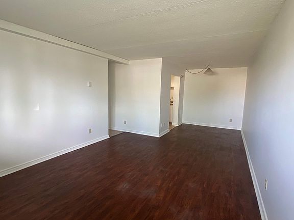 2nd image of 746 Laflin St #1385159