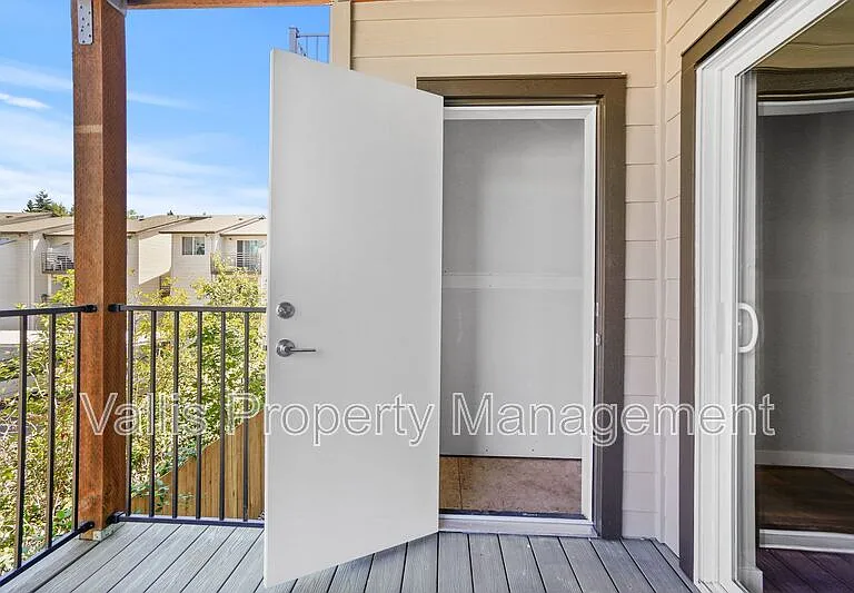 4374 Fisher Rd NE #204 — Photo 43