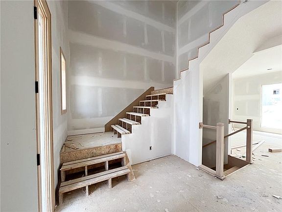 4th image of 8016 Brockway St
