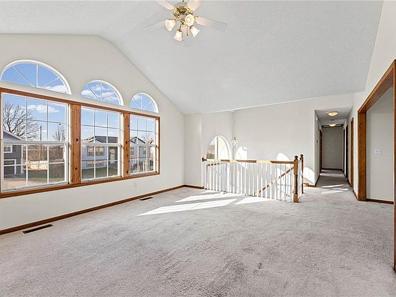 3rd image of 1300 Spruce Dr