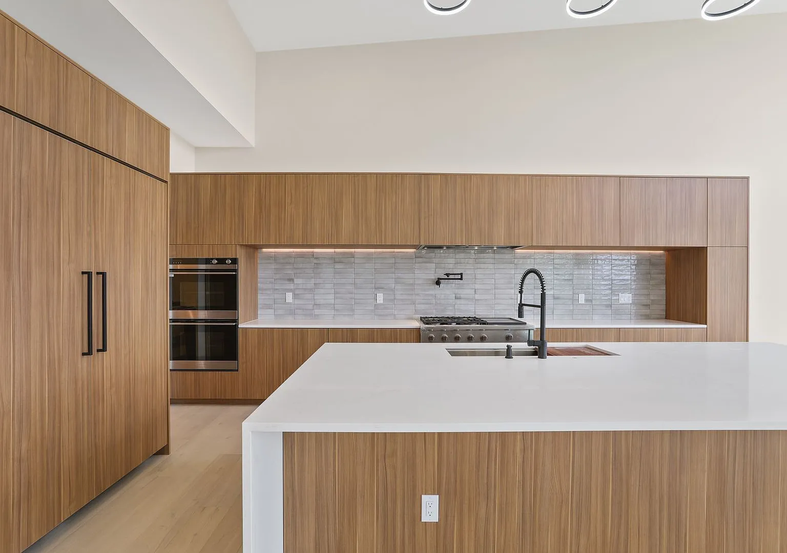 Brand New Custom Built 4 Bedroom, 3.5 Bathroom Single Family Home on 1 Acre Near Five Mile Prairi... — Photo 2